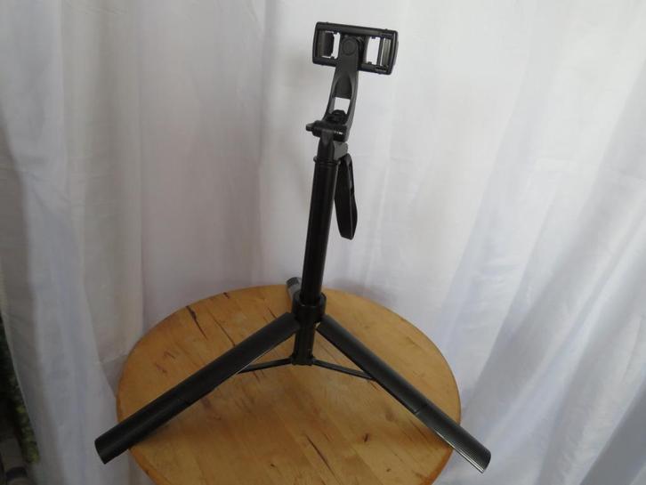 Zwarte opvouwbare tripod mIX10 selfiestick voor selfies, Telecommunicatie, Mobiele telefoons | Toebehoren en Onderdelen, Gebruikt