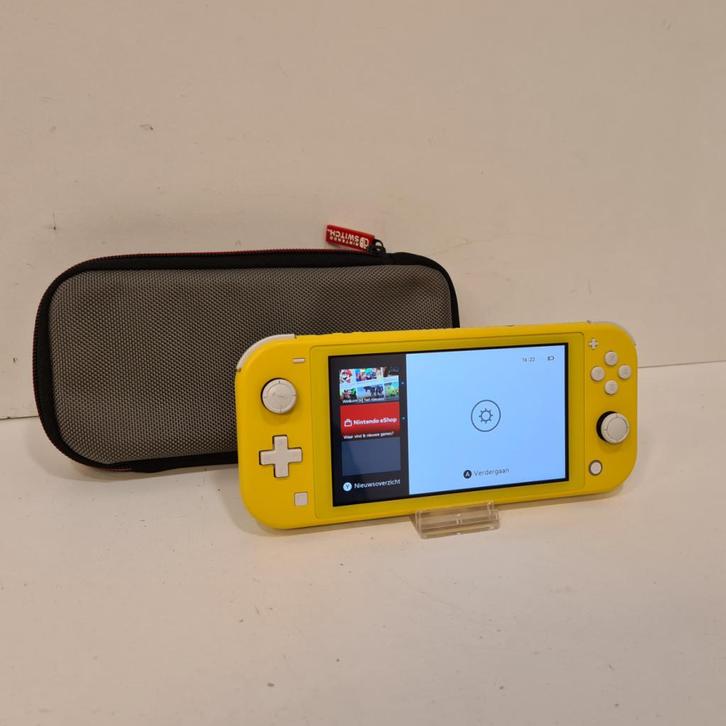 Nintendo Switch Lite Yellow in Nette Staat, Spelcomputers en Games, Spelcomputers | Nintendo Switch, Zo goed als nieuw