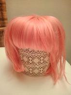 Roze pruik, Ophalen of Verzenden, Zo goed als nieuw, Carnaval