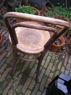 Stevige originele thonet stoel. Heeft lak nodig, met patroon, Ophalen