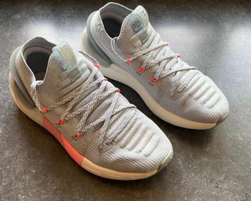 Under Amor  beschikbaar voor biedingen