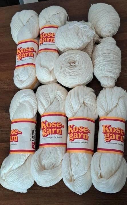 Partijtje Gjestal Kosegarn strengen wol- Roomwit, Hobby en Vrije tijd, Breien en Haken, Zo goed als nieuw, Breien of Haken, Wol of Garen