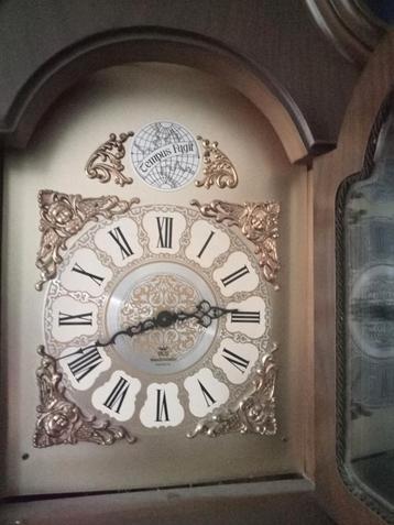 Staande klok tempus fugit... beschikbaar voor biedingen