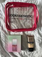 Elf Glam Satin Foundation + toilettas + mini kwasten set, Ophalen of Verzenden, Nieuw, Roze, Dame