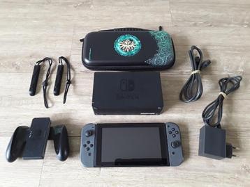 Nintendo Switch V1 Unpatched in Top Staat + Beschermcase  beschikbaar voor biedingen