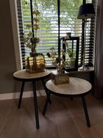 2 tafeltjes met houten blad, Minder dan 55 cm, Rond, Zo goed als nieuw, Hout