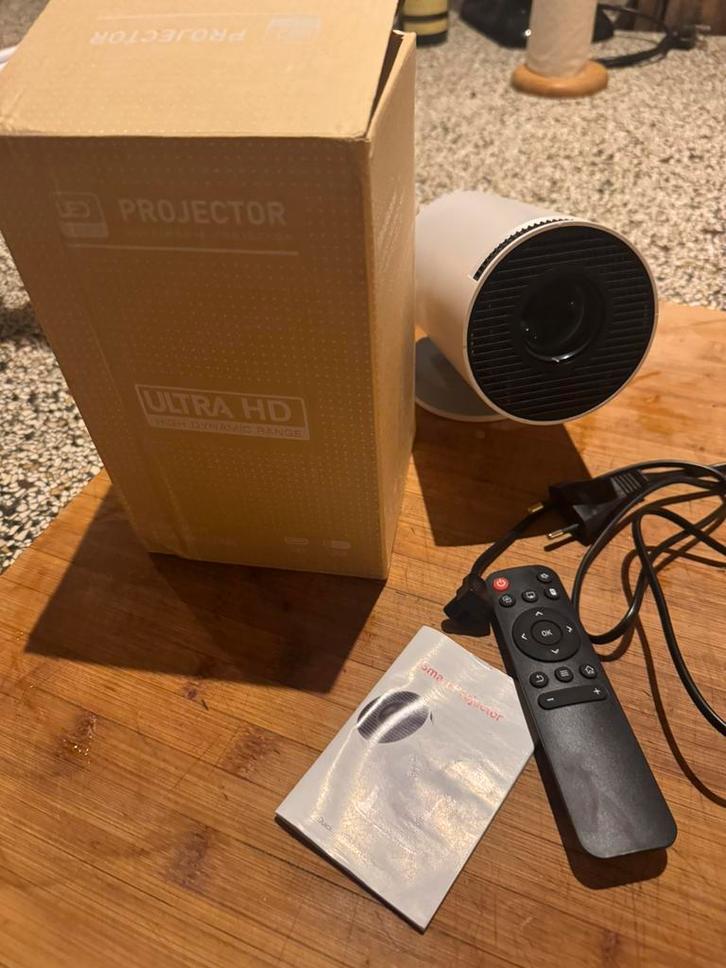 Magcubic Mini Smart Projector beamer, Audio, Tv en Foto, Beamers, Zo goed als nieuw, LED, Ophalen of Verzenden