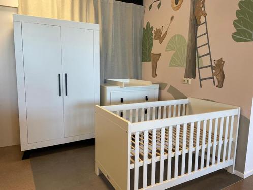 Complete Babykamer Bopita Wit Zwart (ledikant,commode,kast), Kinderen en Baby's, Kinderkamer | Complete kinderkamers, Nieuw, Jongetje of Meisje