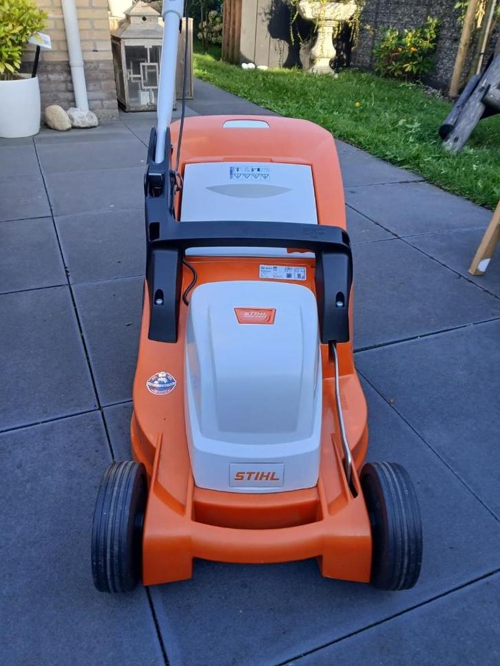 STIHL Grasmaaier elektrisch, Tuin en Terras, Grasmaaiers, Zo goed als nieuw, Elektrische grasmaaier, 40 t/m 49 cm, Cirkelmaaier