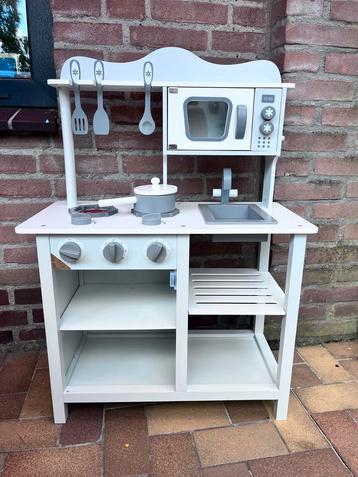 HOUTEN SPEELKEUKEN / Wood kitchen for kids beschikbaar voor biedingen