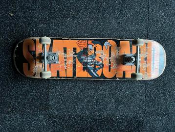 Te koop: skateboard beschikbaar voor biedingen