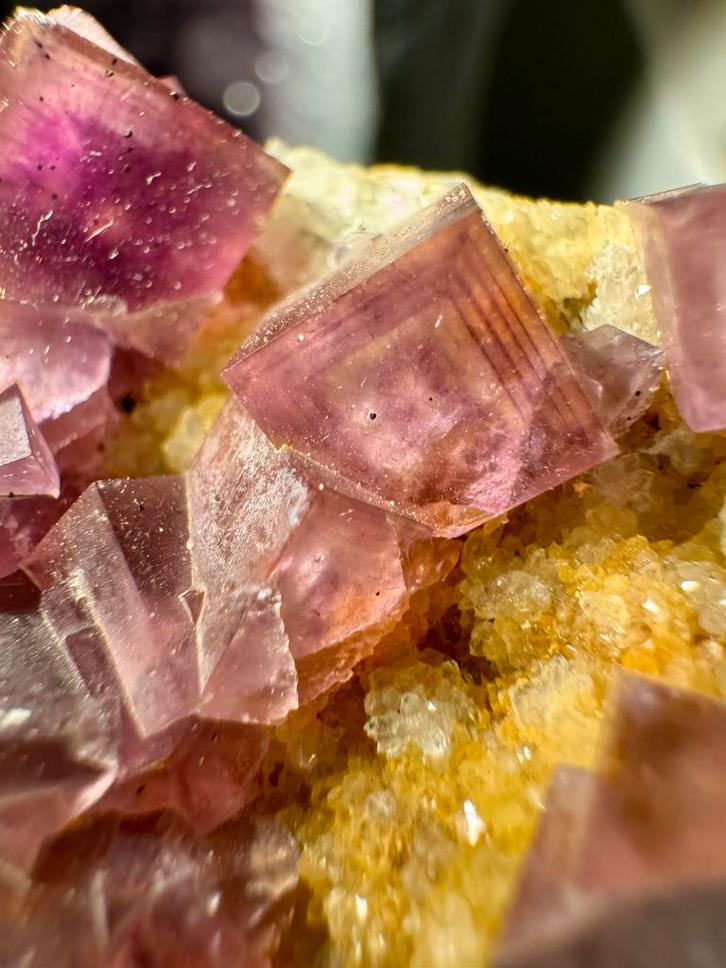 Paarse fluoriet, Verzamelen, Mineralen en Fossielen, Mineraal, Ophalen of Verzenden