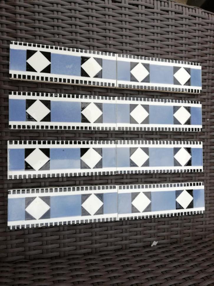 15 antieke randtegels zwart wit paarsblauw 15x5cm, Antiek en Kunst, Antiek | Wandborden en Tegels, Ophalen of Verzenden