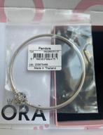 Pandora armband bangle maat 21 nieuw met bon, Ophalen of Verzenden, Zo goed als nieuw, Leer