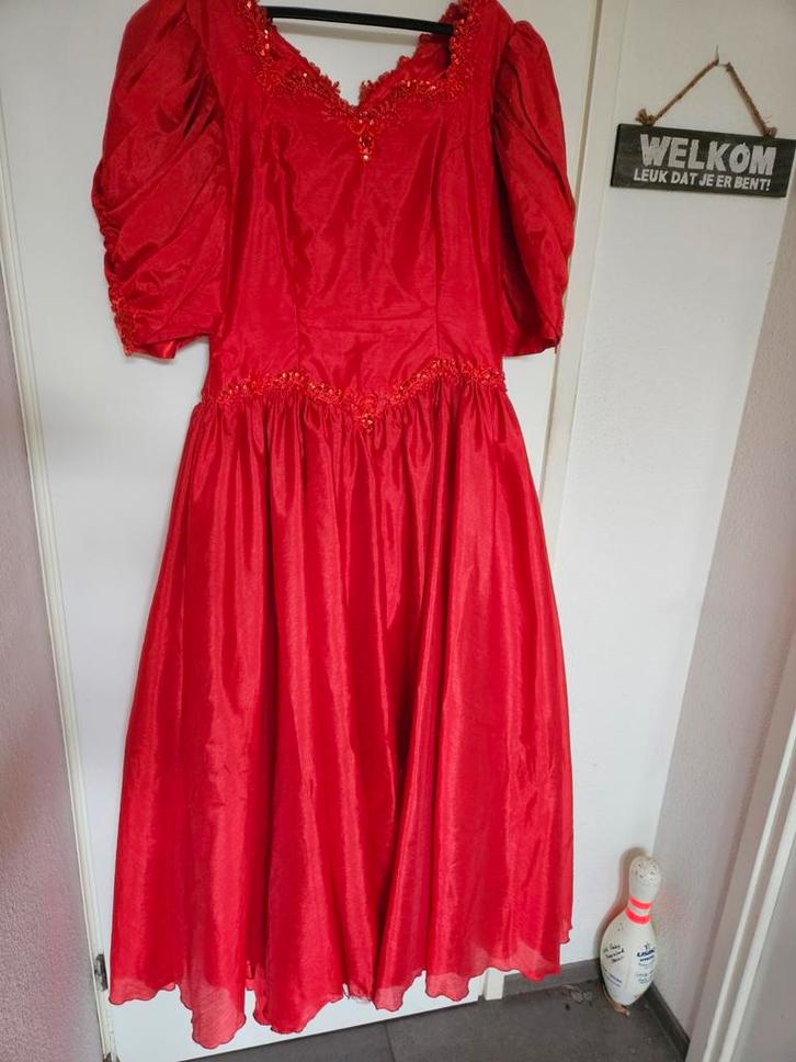 Prachtige Rode Trouwjurk, Kleding | Dames, Trouwkleding en Trouwaccessoires, Zo goed als nieuw, Rood, Ophalen of Verzenden