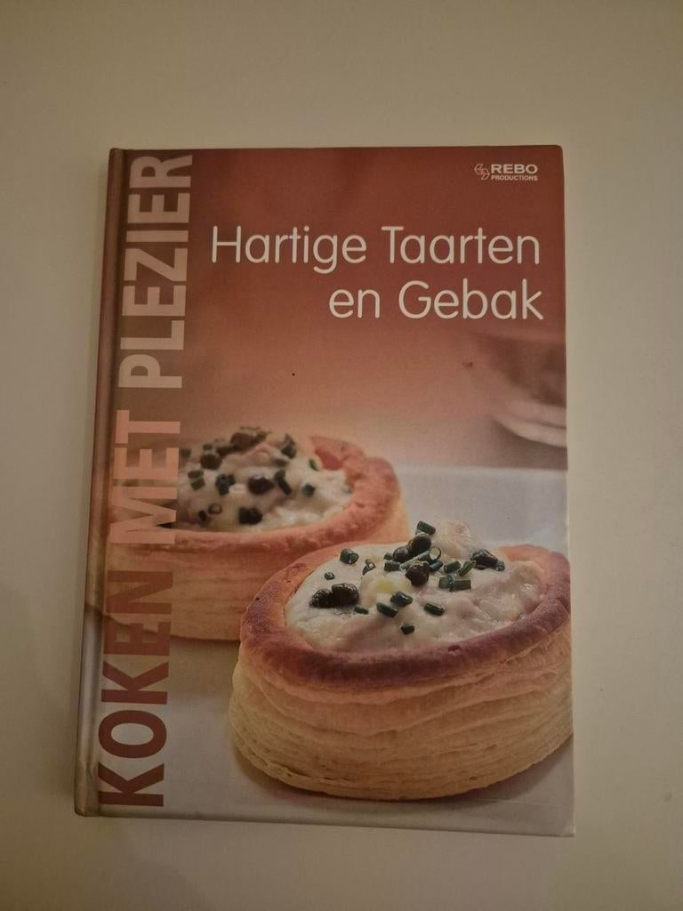 Hartige Taarten en Gebak - Kookboek, Boeken, Kookboeken, Gelezen, Vegetarisch, Rebo Productions, Ophalen of Verzenden