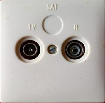 Coax Wandcontactdoos (Radio en TV plug) + Afdekplaatje, WCD beschikbaar voor biedingen