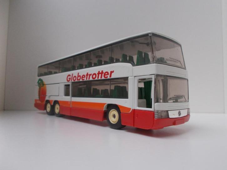 5744 Mercedes-Benz 0404 DD Doppeldecker-Reiseomnibus Siku, Hobby en Vrije tijd, Modelauto's | 1:50, Gebruikt, Bus of Vrachtwagen