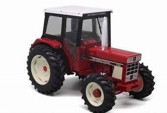 International 743 4WD, Hobby en Vrije tijd, Modelauto's | 1:32, Nieuw, Tractor of Landbouw, Overige merken, Ophalen of Verzenden