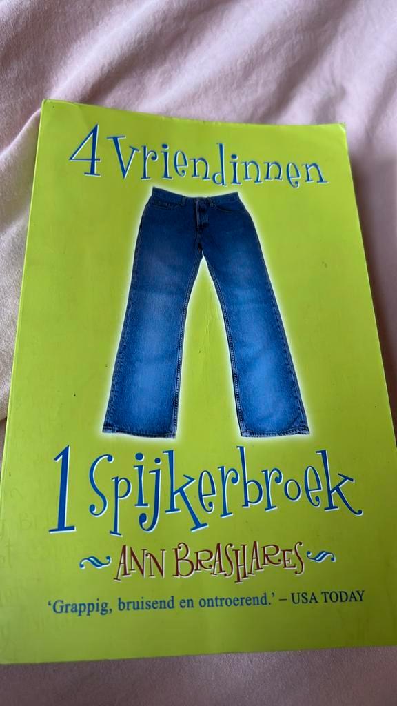 Ann Brashares - 4 vriendinnen 1 spijkerbroek, Boeken, Kinderboeken | Jeugd | 13 jaar en ouder, Gelezen, Ophalen of Verzenden