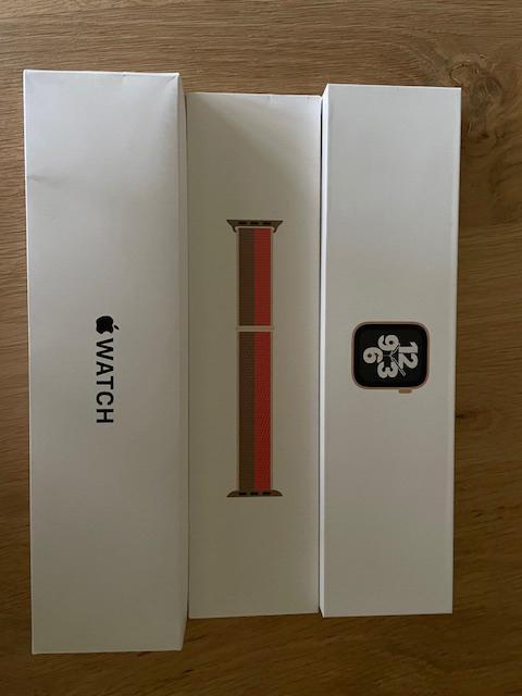 Apple watch SE Gold Aluminium Case incl. Apple Sport loop, Sieraden, Tassen en Uiterlijk, Smartwatches, Zo goed als nieuw, iOS