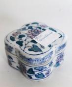 Dekselbakje, snuisterijendoosje roze bloemen (7830), Antiek en Kunst, Ophalen