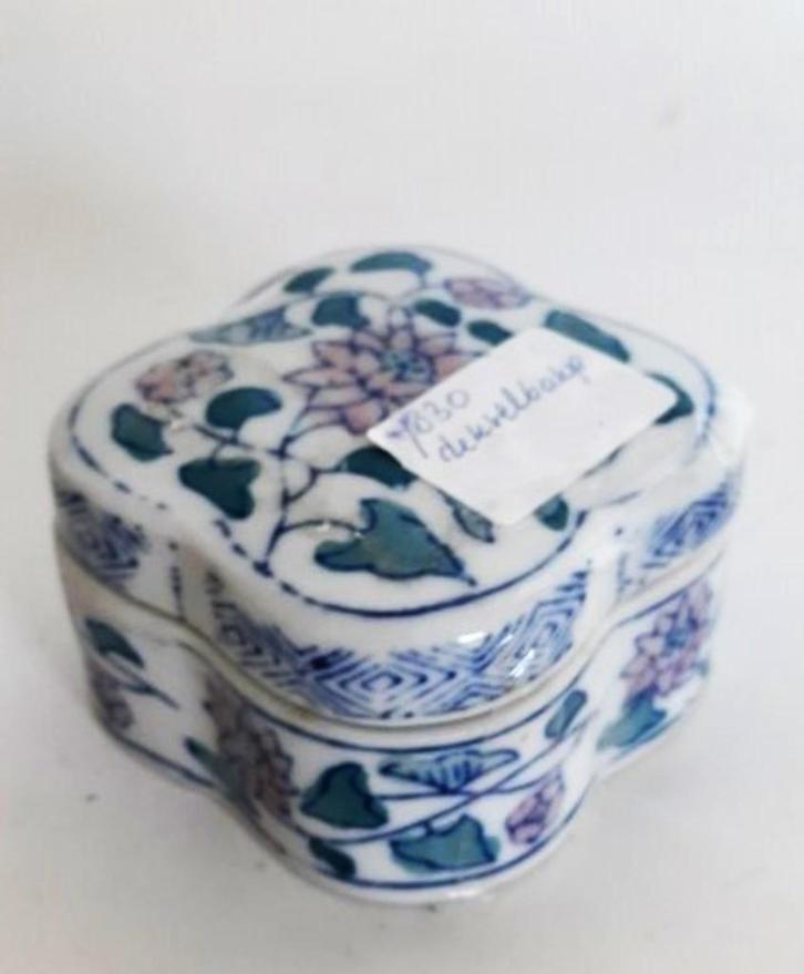 Dekselbakje, snuisterijendoosje roze bloemen (7830), Antiek en Kunst, Curiosa en Brocante, Ophalen