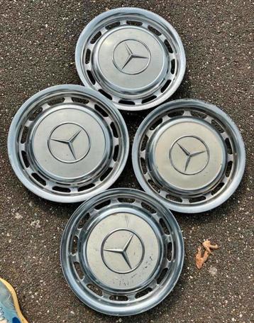 Mercedes-Benz Wieldoppen Oldtimer 1965-1980 (Set van 4) beschikbaar voor biedingen