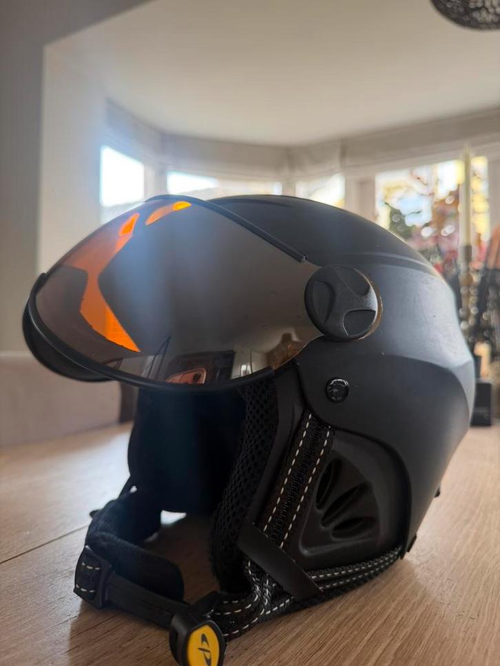 Mooie CP Swissbrand skihelm maat 53-55 (s) mat zwart, Sport en Fitness, Skiën en Langlaufen, Zo goed als nieuw, Overige typen