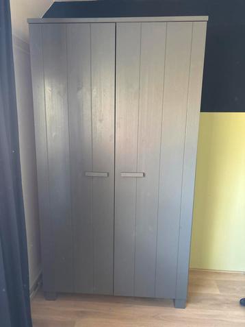 Woood Dennis kledingkast - Jongenskamer beschikbaar voor biedingen