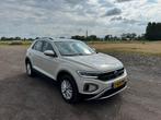 Volkswagen T-Roc 1.5 TSI 150pk 7-DSG 2023 Grijs, Auto's, Volkswagen, 65 €/maand, 1498 cc, 4 cilinders, Particulier
