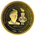 Koningin Wilhelmina – instelling Verzetskruis in 1946, Postzegels en Munten, Penningen en Medailles, Ophalen of Verzenden, Overige materialen