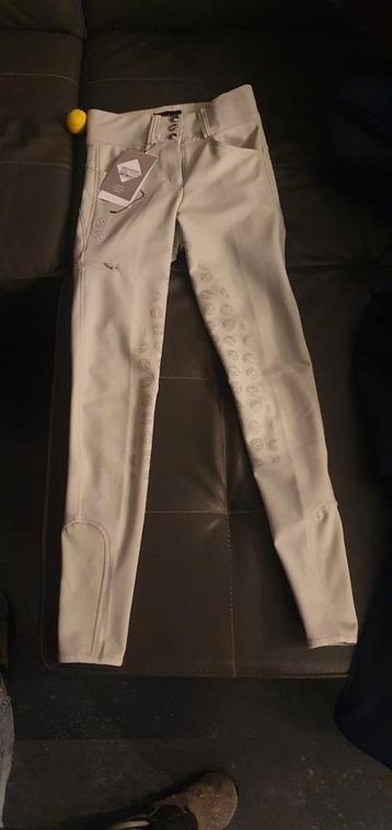 Nieuw!! Paardrijbroek Quur. Maat 32 beschikbaar voor biedingen