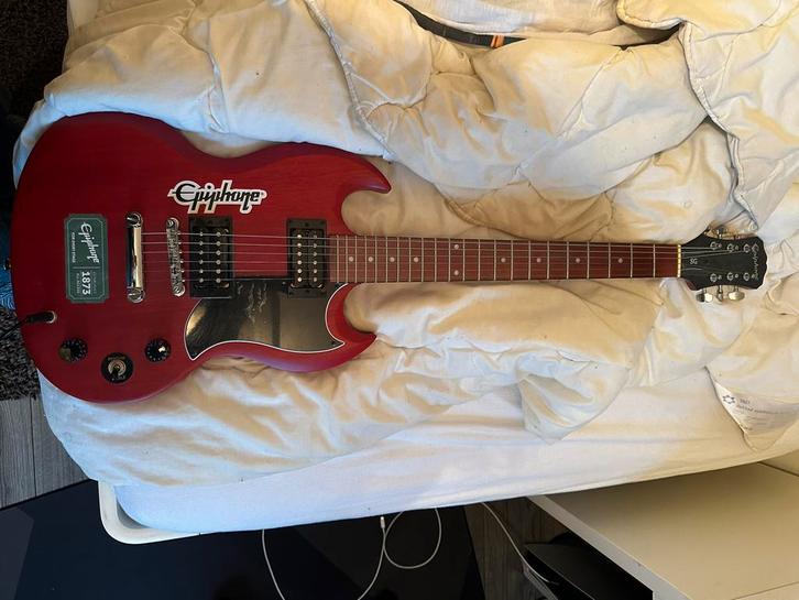 Epiphone SG Tribute Cherry Red - Amper gebruikt!, Muziek en Instrumenten, Snaarinstrumenten | Gitaren | Elektrisch, Zo goed als nieuw