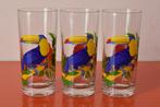Set van 3 retro vintage glazen - Funky toekan met bloemen, Huis en Inrichting, Glas of Glazen, Ophalen of Verzenden, Overige stijlen