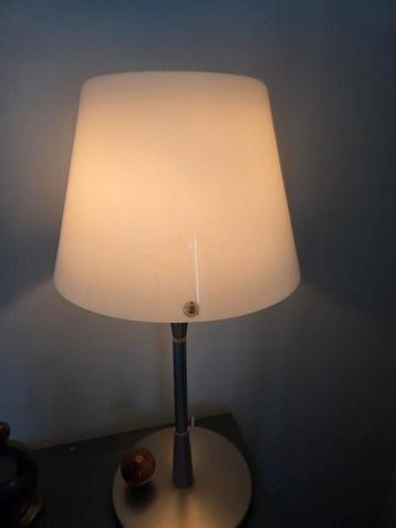 2 mooie zware lampen met touch bediening  beschikbaar voor biedingen