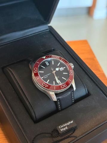 Christopher Ward C60 Trident Pro 600 42mm Black / Red beschikbaar voor biedingen