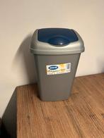 Prullenbak grijs klein, Huis en Inrichting, Woonaccessoires | Prullenbakken, Kunststof, Gebruikt, Ophalen of Verzenden, Minder dan 10 liter