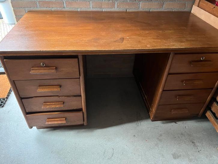 Antiek eikehouten bureau met 7 laden, Antiek en Kunst, Antiek | Overige Antiek, Ophalen