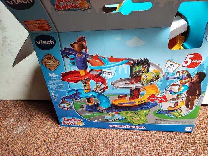VTech Toet Toet Auto's Tornado Stuntpark, Kinderen en Baby's, Speelgoed | Overig, Zo goed als nieuw, Jongen of Meisje, Ophalen