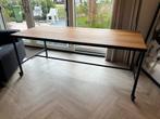 Mooie houten eettafel met metalen onderstel met wieltjes, Ophalen, 50 tot 100 cm, Zo goed als nieuw, Vijf personen of meer