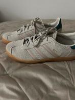 Adidas gazelle, Ophalen of Verzenden, Zo goed als nieuw, Beige, Sneakers of Gympen