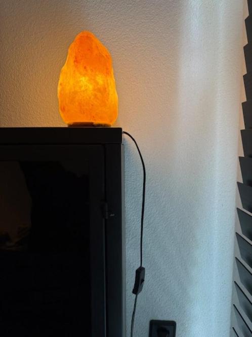 Sfeervolle Zoutlamp – Warm en Gezond Licht, Huis en Inrichting, Lampen | Tafellampen, Minder dan 50 cm, Ophalen
