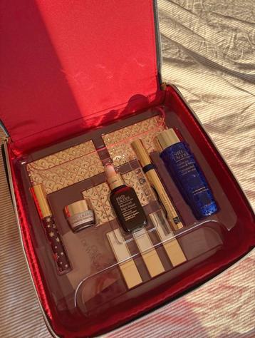 Estée Lauder Blockbuster Gift Set/Holiday Set/Christmas Set beschikbaar voor biedingen