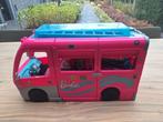 Barbie droomcamper met poppen en accessoires, Ophalen, Zo goed als nieuw, Barbie