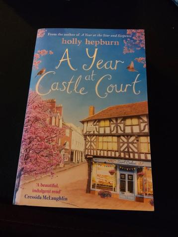 A Year at Castle Court - Holly Hepburn beschikbaar voor biedingen