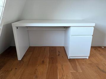 Ikea Malm Bureau - 140x65 cm - afbeelding 1