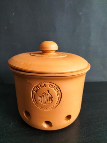 Leuke terracotta  uien pot.  beschikbaar voor biedingen