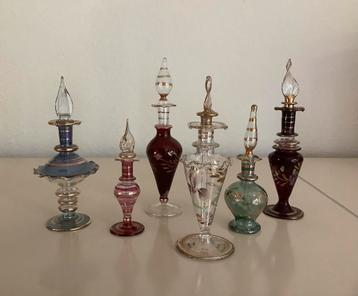 6 Oosterse parfumflesjes beschikbaar voor biedingen