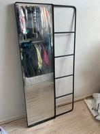 Industriële zwarte staande spiegel met metalen rek, Huis en Inrichting, Woonaccessoires | Spiegels, Ophalen, Minder dan 50 cm
